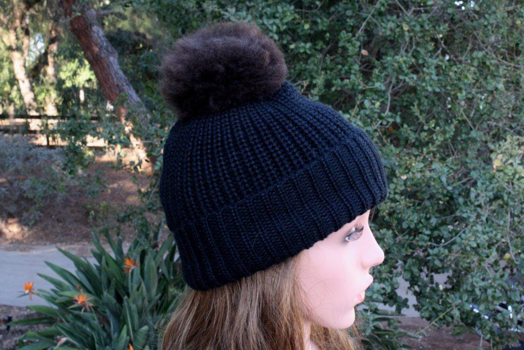 100% Alpaca Pom-Pom Channel Beanie Hat - pokema100% Alpaca Pom-Pom Channel Beanie Hat
