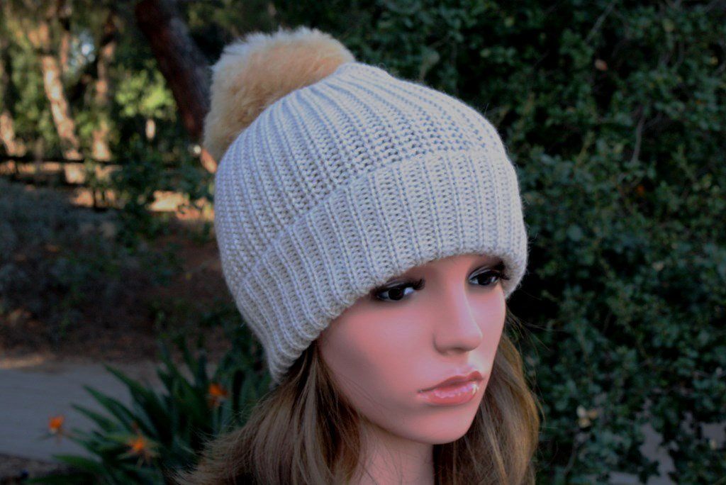 100% Alpaca Pom-Pom Channel Beanie Hat - pokema100% Alpaca Pom-Pom Channel Beanie Hat