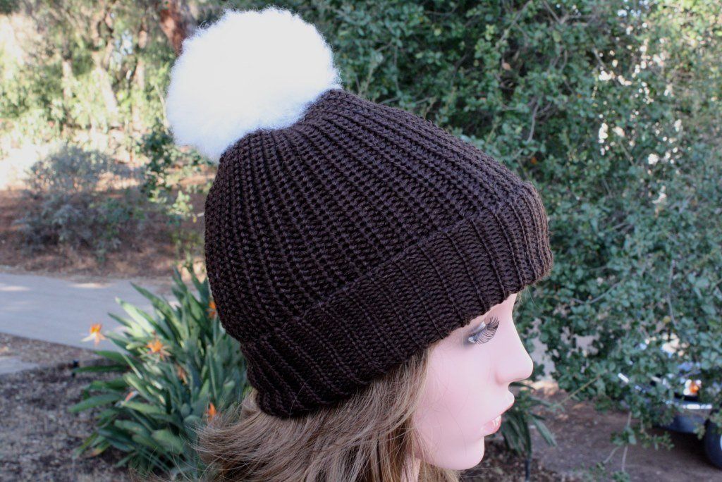 100% Alpaca Pom-Pom Channel Beanie Hat - pokema100% Alpaca Pom-Pom Channel Beanie Hat