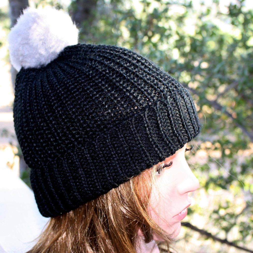 100% Alpaca Pom-Pom Channel Beanie Hat - pokema100% Alpaca Pom-Pom Channel Beanie Hat