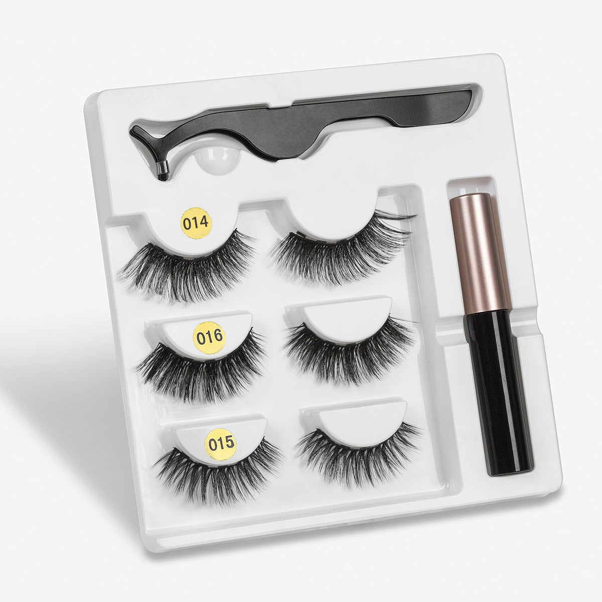 A Pair Of False Eyelashes With Magnets In Fashion - pokema187f237d94a29ea15ed94b28a5179795