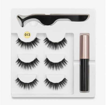 A Pair Of False Eyelashes With Magnets In Fashion - pokema2444fafb494b79bd52d9cfe3e1b752e7