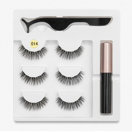 A Pair Of False Eyelashes With Magnets In Fashion - pokema7f5046d483972495306f1e9e5dfff660