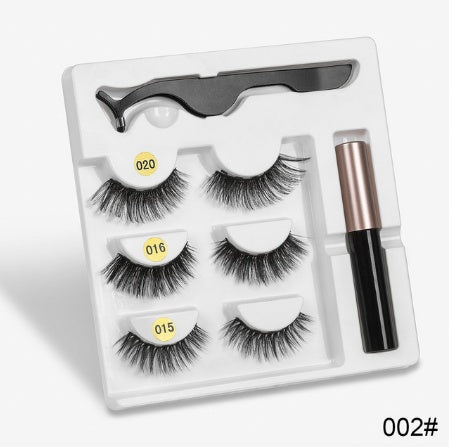 A Pair Of False Eyelashes With Magnets In Fashion - pokema32b791025fa9110d0f778e157aa2ad93