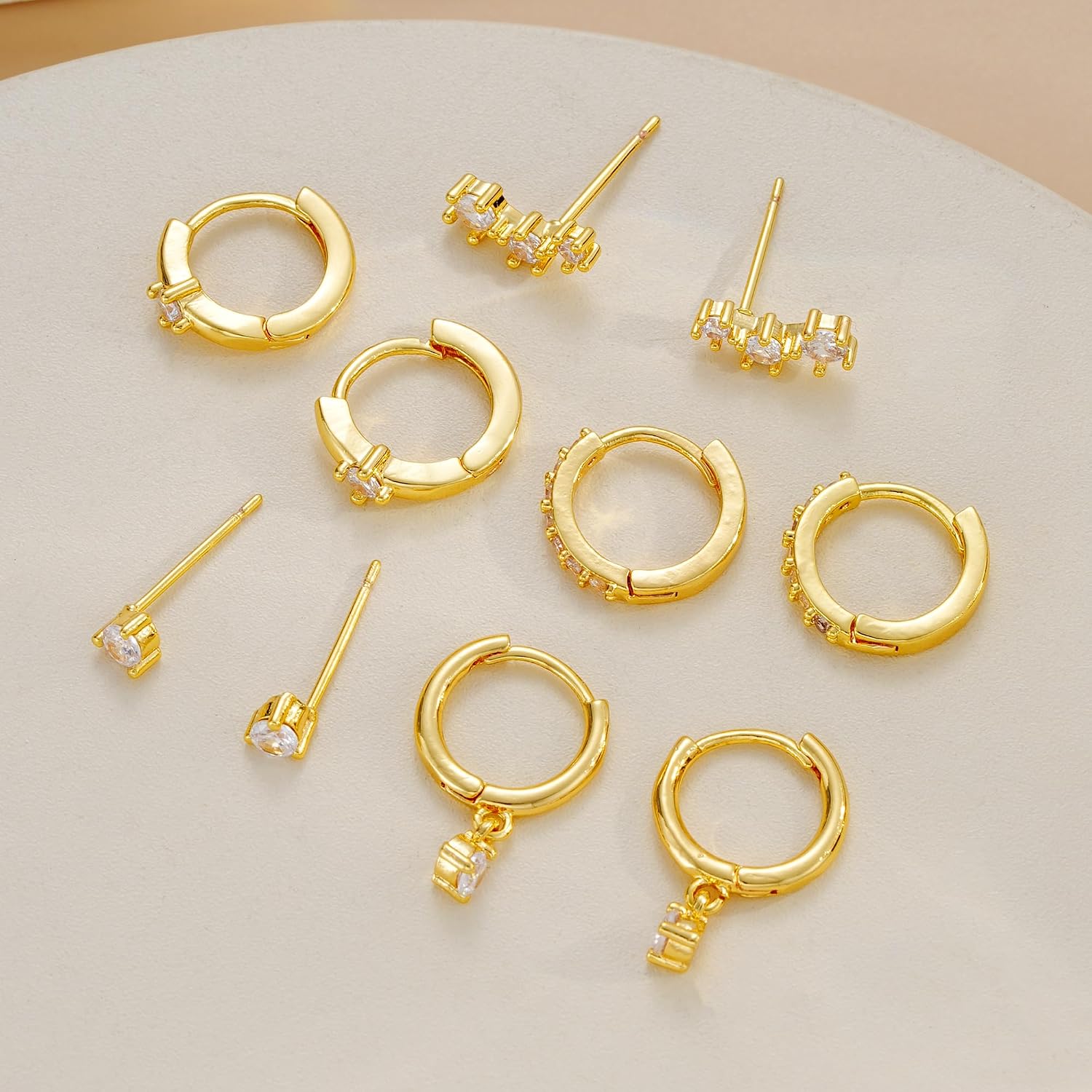 Boucles d’oreilles créoles pendantes et délicates en plaqué or 14 carats, bijoux pour divers types de piercings à superposer pour femmes - pokemaBoucles d’oreilles créoles pendantes et délicates en plaqué or 14 carats, bijoux pour divers types de piercings à superposer pour femmes