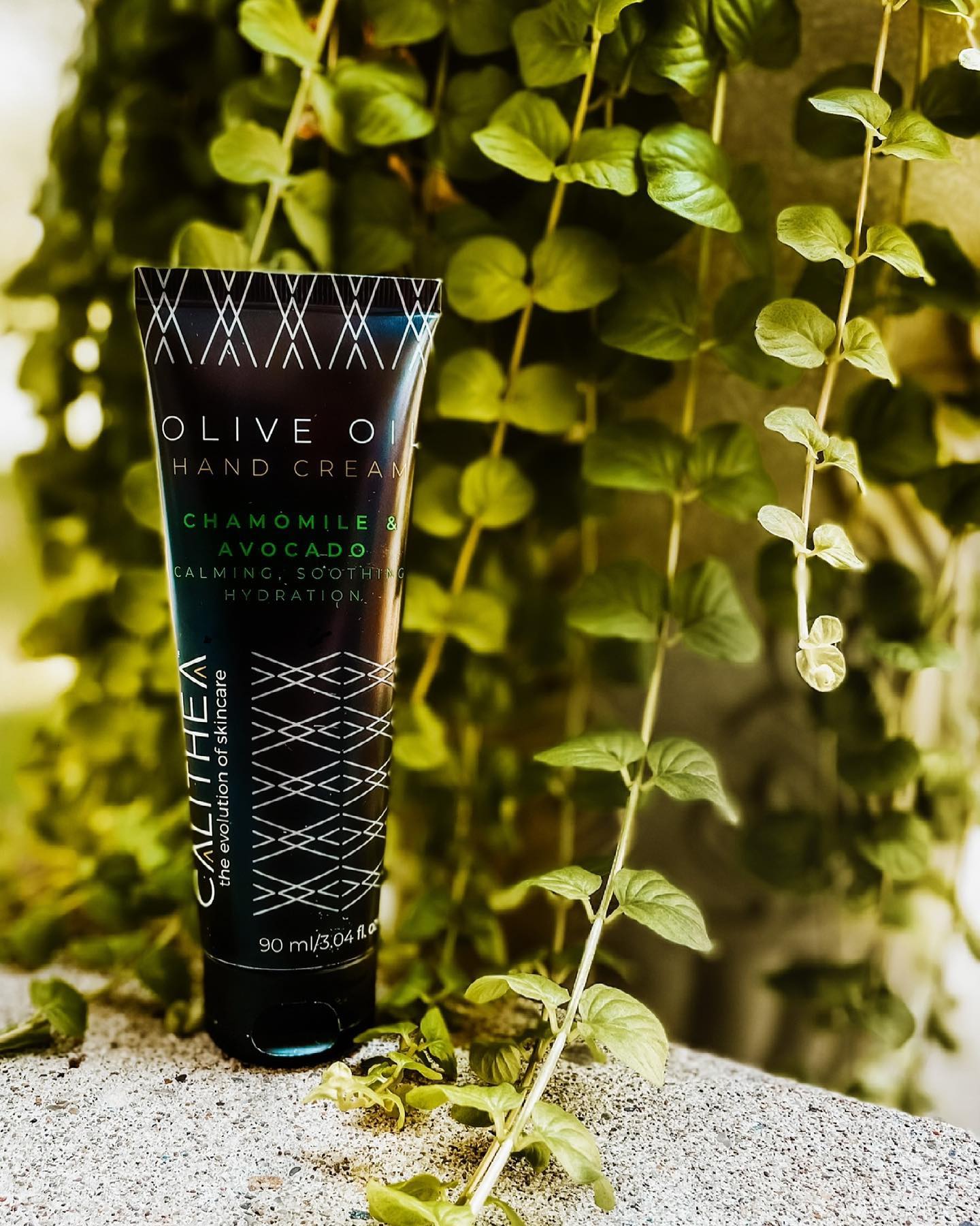 CALITHEA OLIVE OIL HAND CREAM WITH CHAMOMILE & AVOCADO: 96.4% NATURAL CONTENT - pokemaCALITHEA OLIVE OIL HAND CREAM WITH CHAMOMILE & AVOCADO: 96.4% NATURAL CONTENT