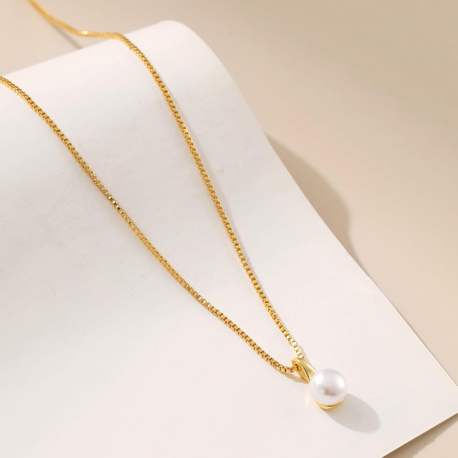 Collier de perles en or pour femmes tendance, chaîne à maillons carrés simple plaquée or 14 carats, collier à breloques délicat pour femmes - pokemaCollier de perles en or pour femmes tendance, chaîne à maillons carrés simple plaquée or 14 carats, collier à breloques délicat pour femmes