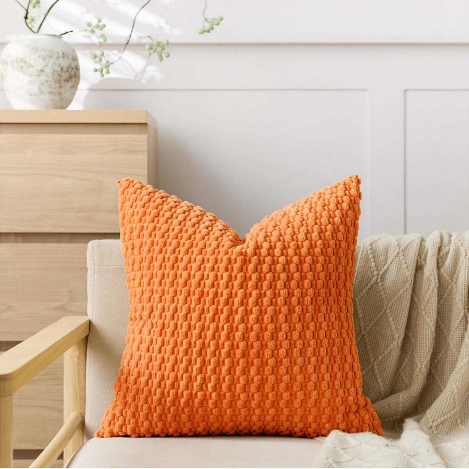 Lot de 1 housse de coussin décorative en velours côtelé, blanc ivoire, 45,7 x 45,7 cm | Tissu doux et durable, fermeture éclair dissimulée lisse, design à doublure propre pour une décoration de ferme moderne - pokemaLot de 1 housse de coussin décorative en velours côtelé, blanc ivoire, 45,7 x 45,7 cm | Tissu doux et durable, fermeture éclair dissimulée lisse, design à doublure propre pour une décoration de ferme moderne