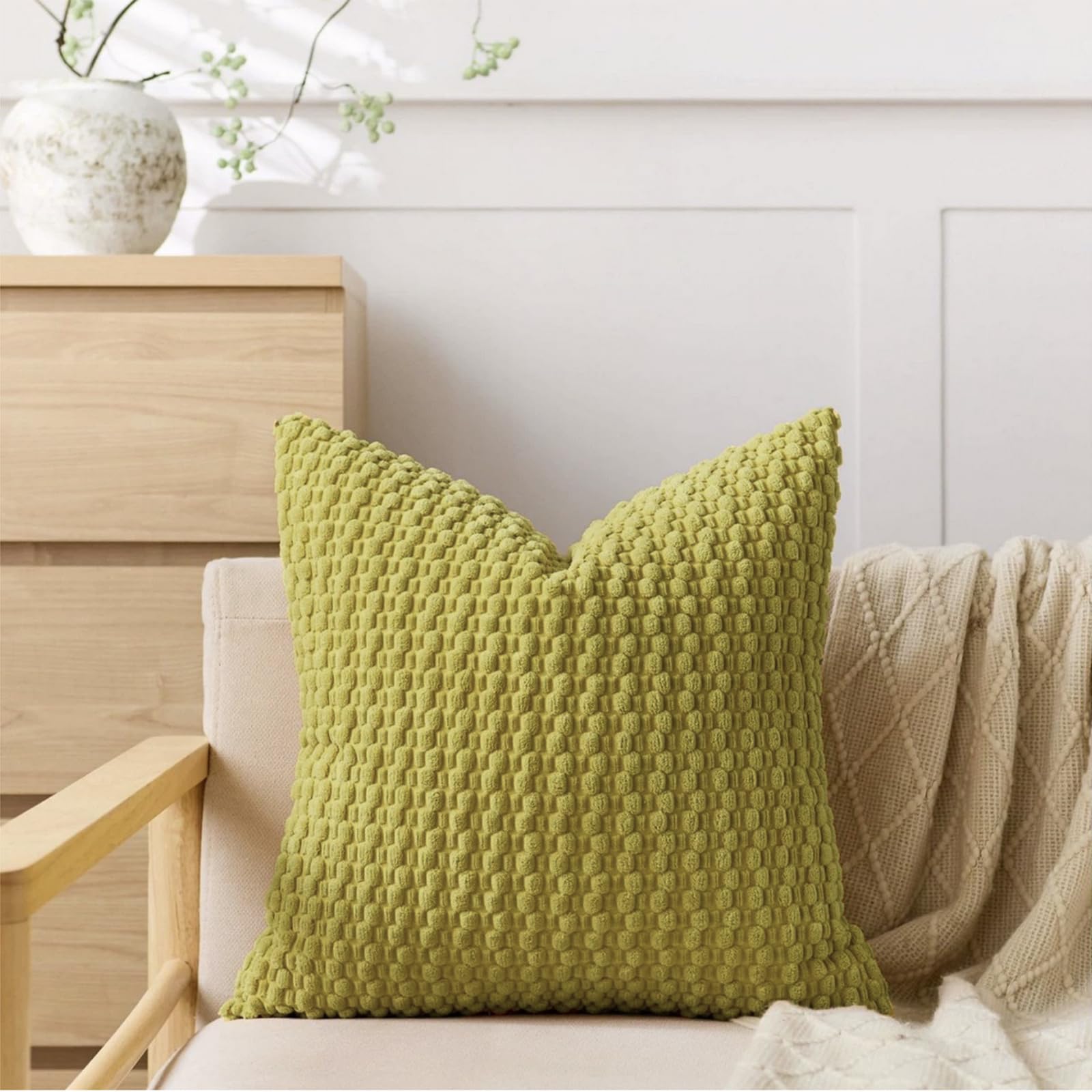 Lot de 1 housse de coussin décorative en velours côtelé, blanc ivoire, 45,7 x 45,7 cm | Tissu doux et durable, fermeture éclair dissimulée lisse, design à doublure propre pour une décoration de ferme moderne - pokemaLot de 1 housse de coussin décorative en velours côtelé, blanc ivoire, 45,7 x 45,7 cm | Tissu doux et durable, fermeture éclair dissimulée lisse, design à doublure propre pour une décoration de ferme moderne