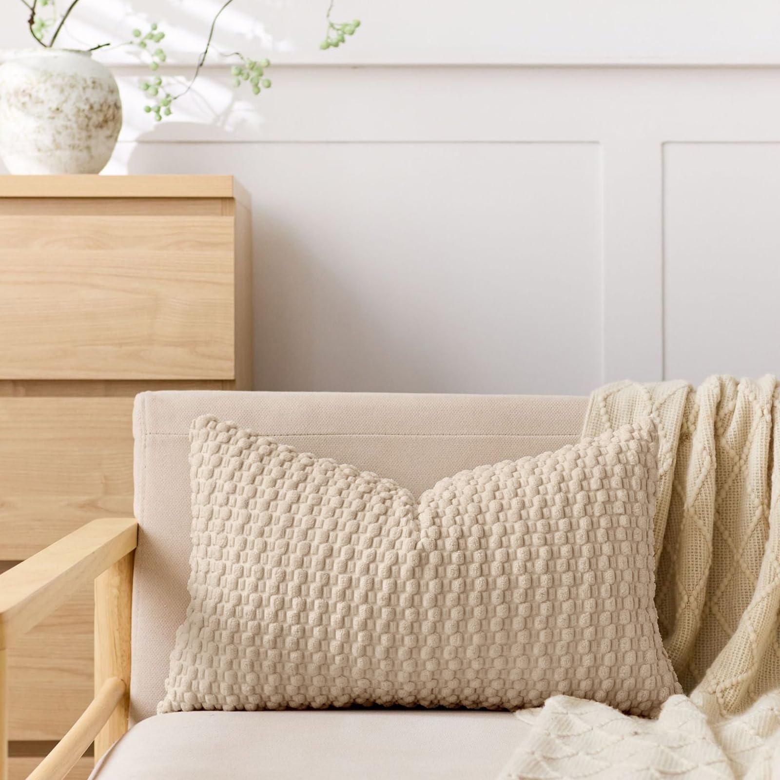 Lot de 1 housse de coussin décorative en velours côtelé, blanc ivoire, 45,7 x 45,7 cm | Tissu doux et durable, fermeture éclair dissimulée lisse, design à doublure propre pour une décoration de ferme moderne - pokemaLot de 1 housse de coussin décorative en velours côtelé, blanc ivoire, 45,7 x 45,7 cm | Tissu doux et durable, fermeture éclair dissimulée lisse, design à doublure propre pour une décoration de ferme moderne