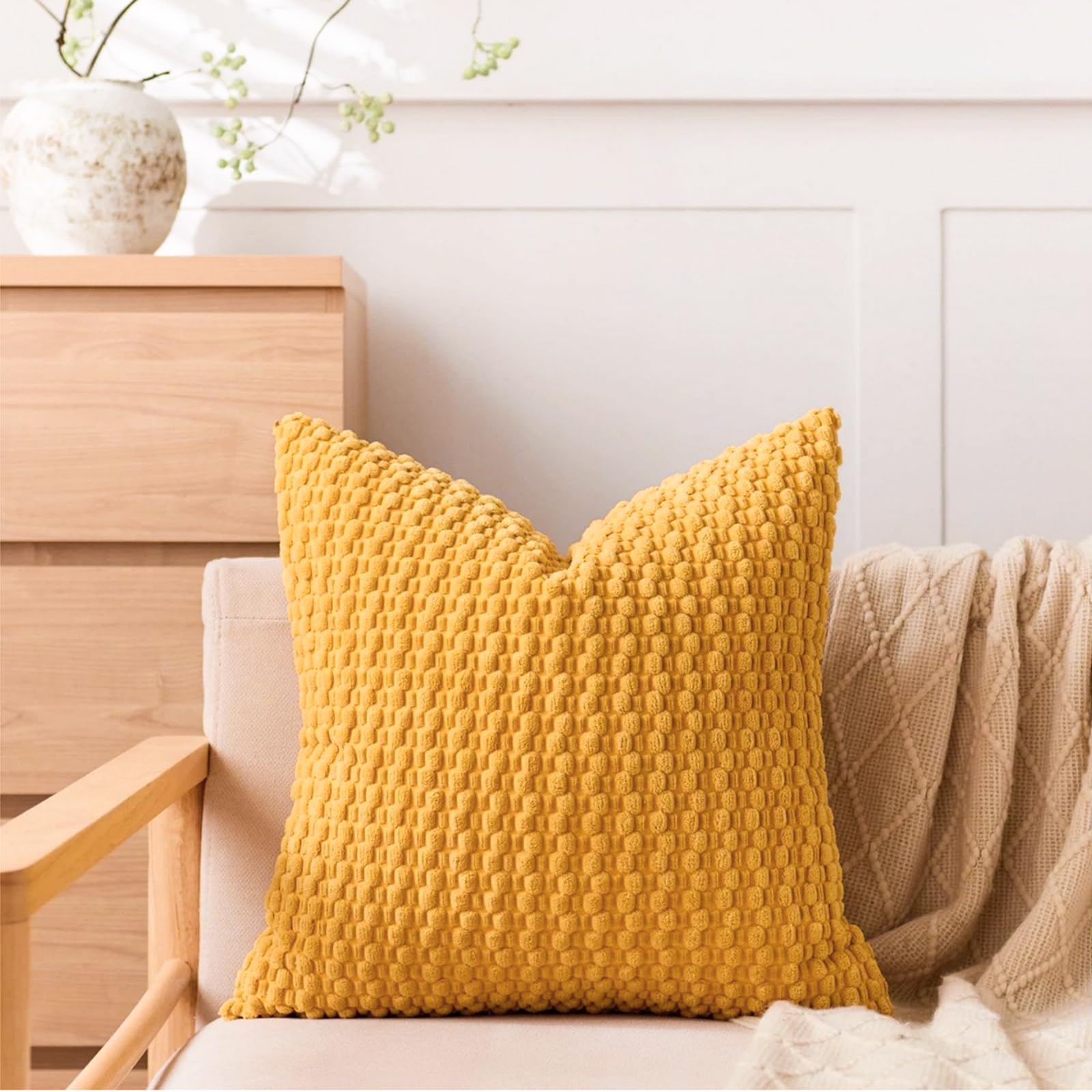 Lot de 1 housse de coussin décorative en velours côtelé, blanc ivoire, 45,7 x 45,7 cm | Tissu doux et durable, fermeture éclair dissimulée lisse, design à doublure propre pour une décoration de ferme moderne - pokemaLot de 1 housse de coussin décorative en velours côtelé, blanc ivoire, 45,7 x 45,7 cm | Tissu doux et durable, fermeture éclair dissimulée lisse, design à doublure propre pour une décoration de ferme moderne