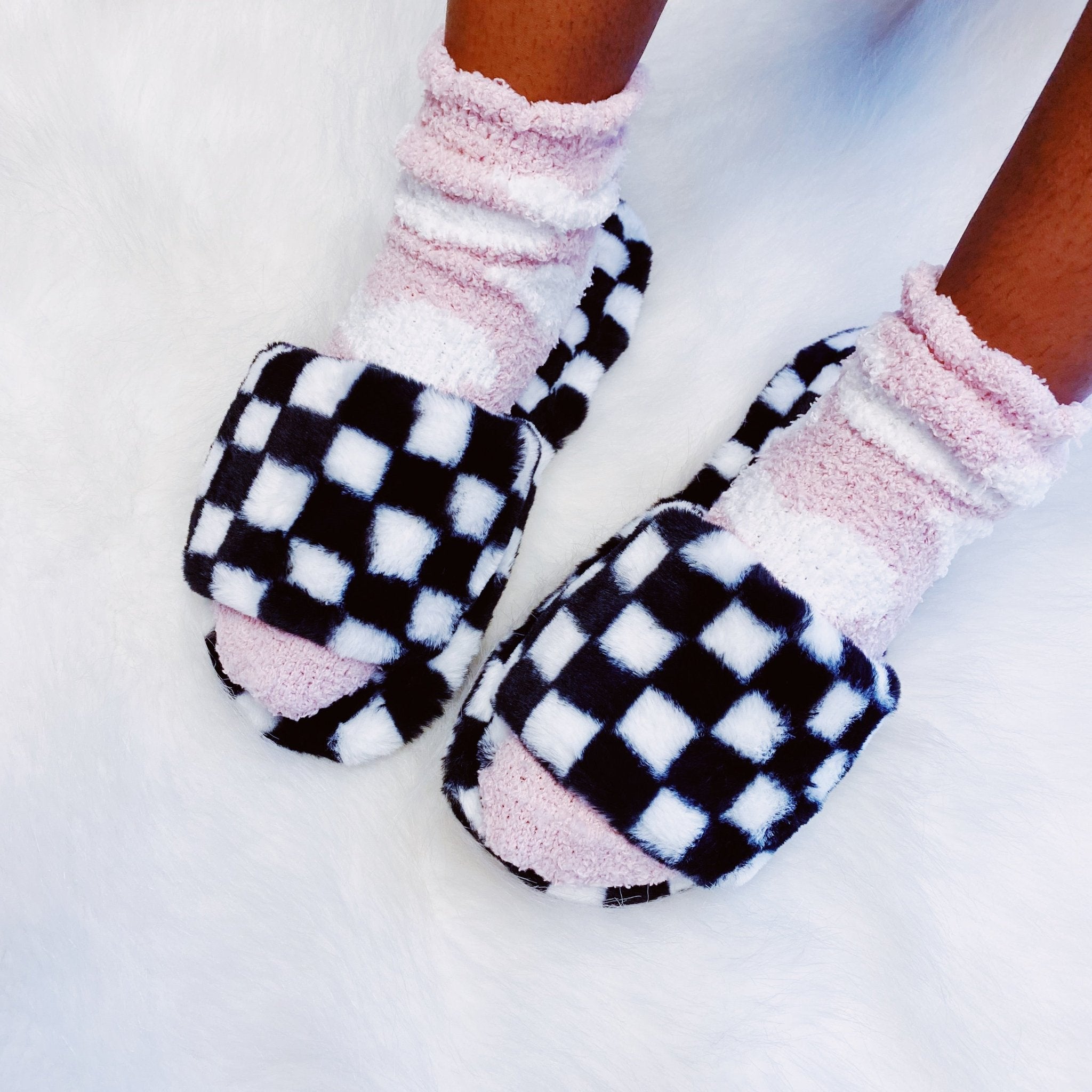 Luxe Lounge Checker Cozy Slippers - pokemaLuxe Lounge Checker Cozy Slippers