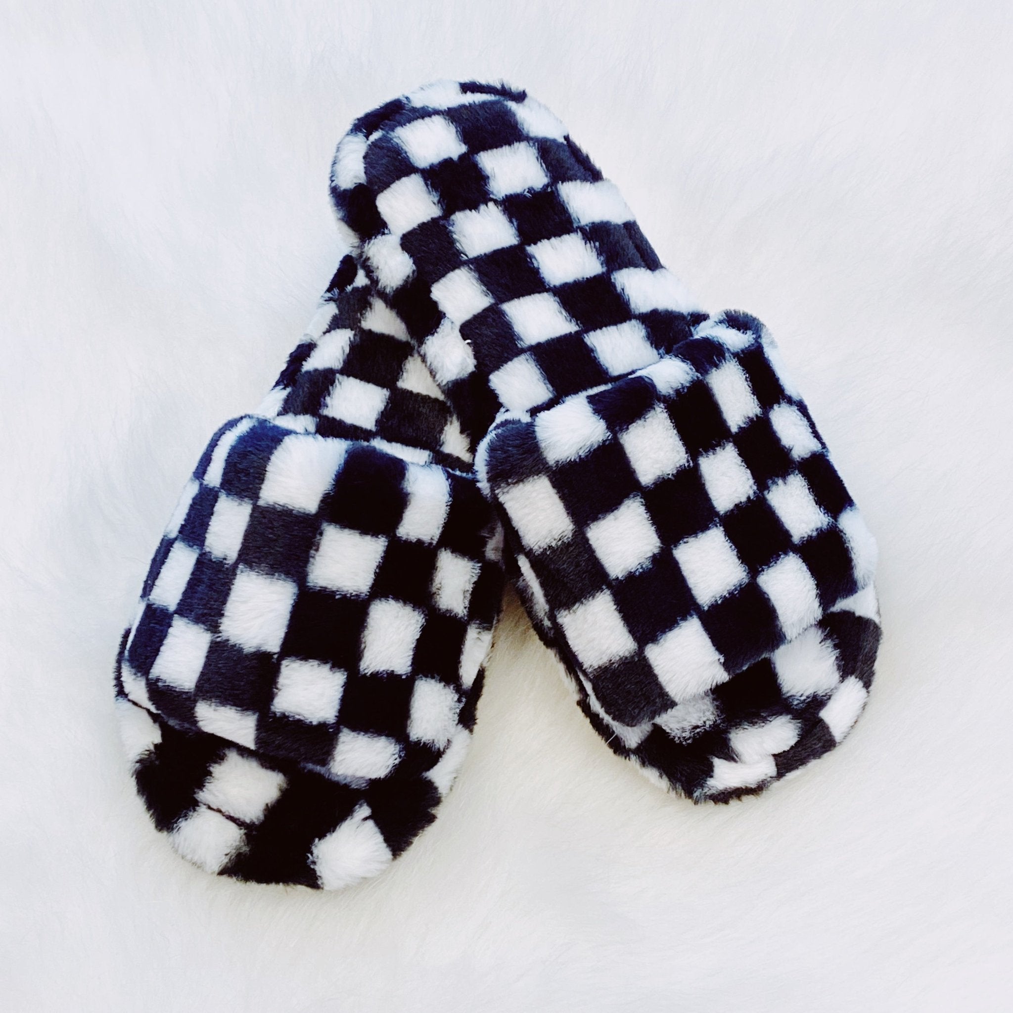 Luxe Lounge Checker Cozy Slippers - pokemaLuxe Lounge Checker Cozy Slippers