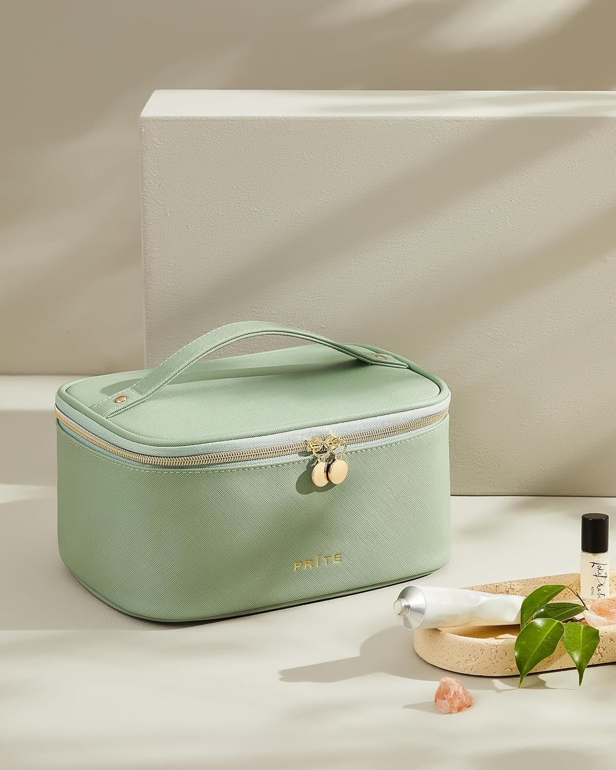 Prite Makeup Bag, Large Capacity Portable Travel Cosmetic Bag, Waterproof Makeup Organizer for Women with Handle and Divider(Green) - pokemaPrite Makeup Bag, Large Capacity Portable Travel Cosmetic Bag, Waterproof Makeup Organizer for Women with Handle and Divider(Green)