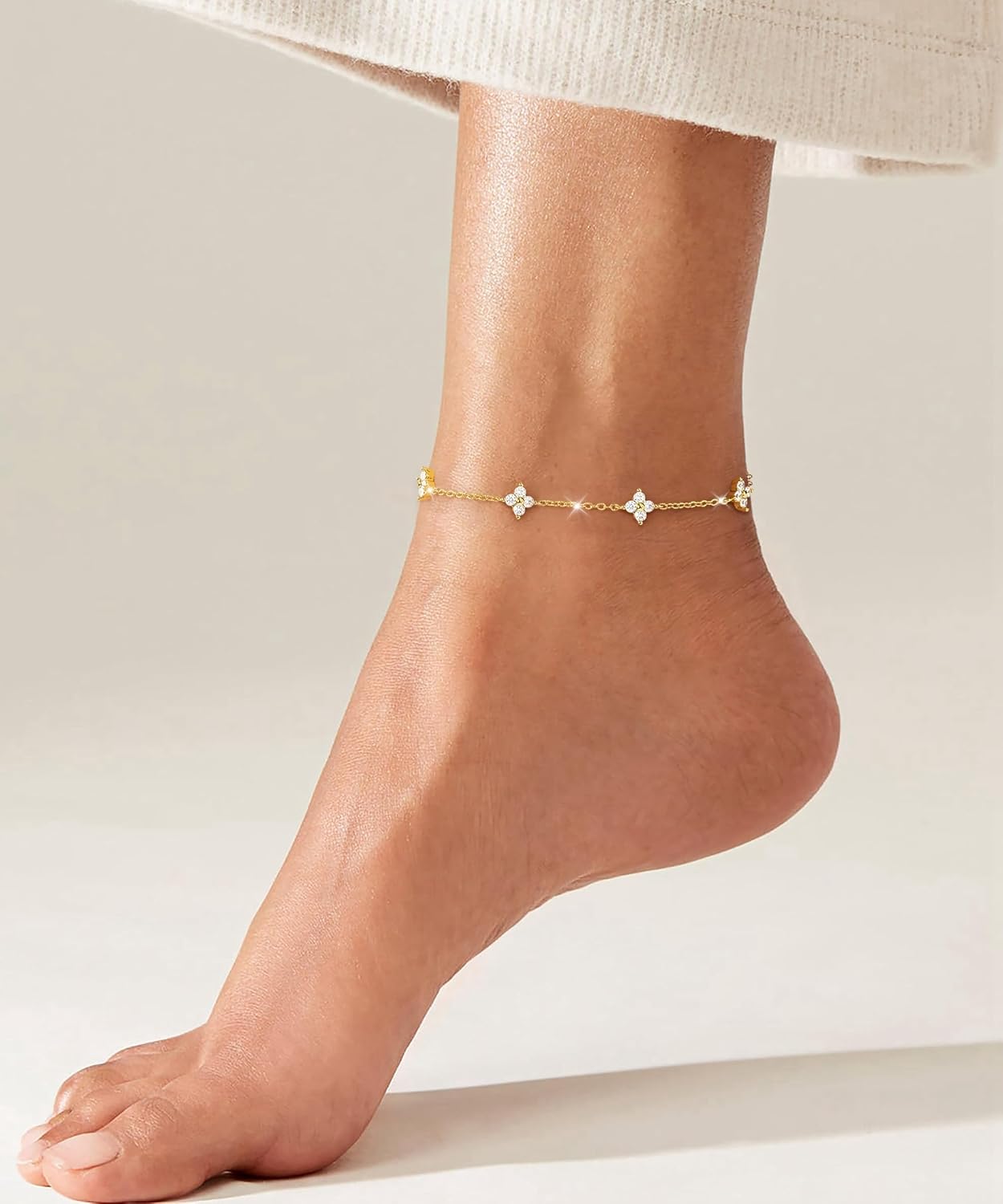 ZHESHY Bracelet de cheville en argent plaqué or 14 carats pour femme - Étanche - Ne ternit pas - Empilable - Trèfle - Tennis - Chaîne de cheville - Bijou de plage - pokemaZHESHY Bracelet de cheville en argent plaqué or 14 carats pour femme - Étanche - Ne ternit pas - Empilable - Trèfle - Tennis - Chaîne de cheville - Bijou de plage